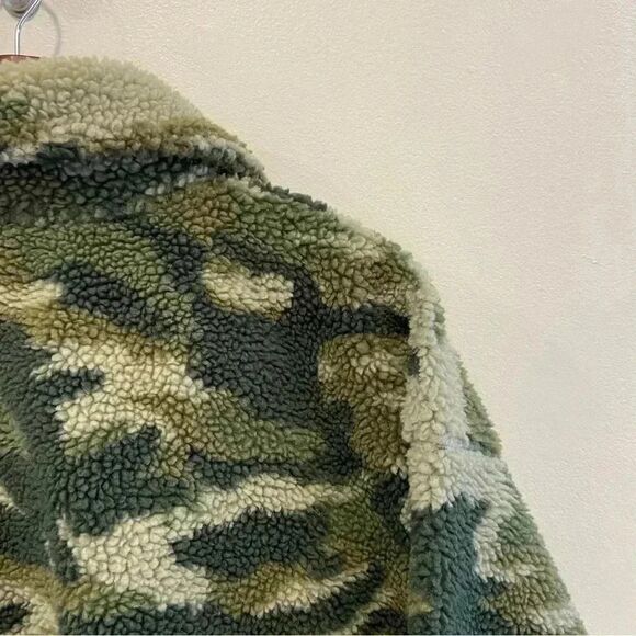 J. Crew fleece Sherpa Snap Collar pullover sweatshirt womens size medium Camo - Picture 8 of 10